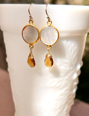 #800 citrine drops/mother of pearl round earrings