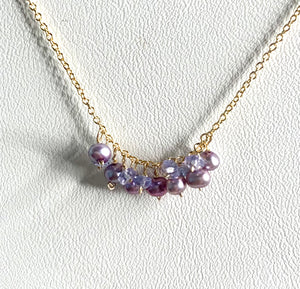 #253 small pearls/matching gems dangling on chain necklace