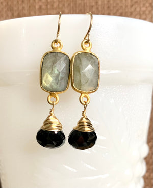 #462 black onyx drops/labradorite bezeled earrings