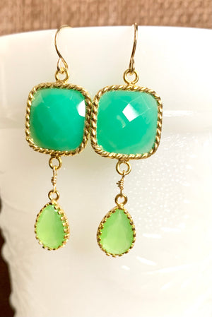 #472 green chalcedony/chrysoprase bezeled earrings