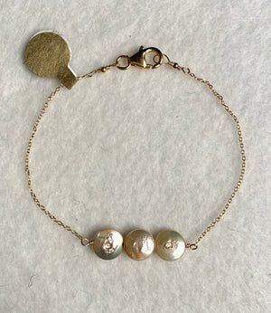 #326 3 small coin pearls bracelet
