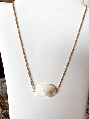 #237 MOP oval necklace